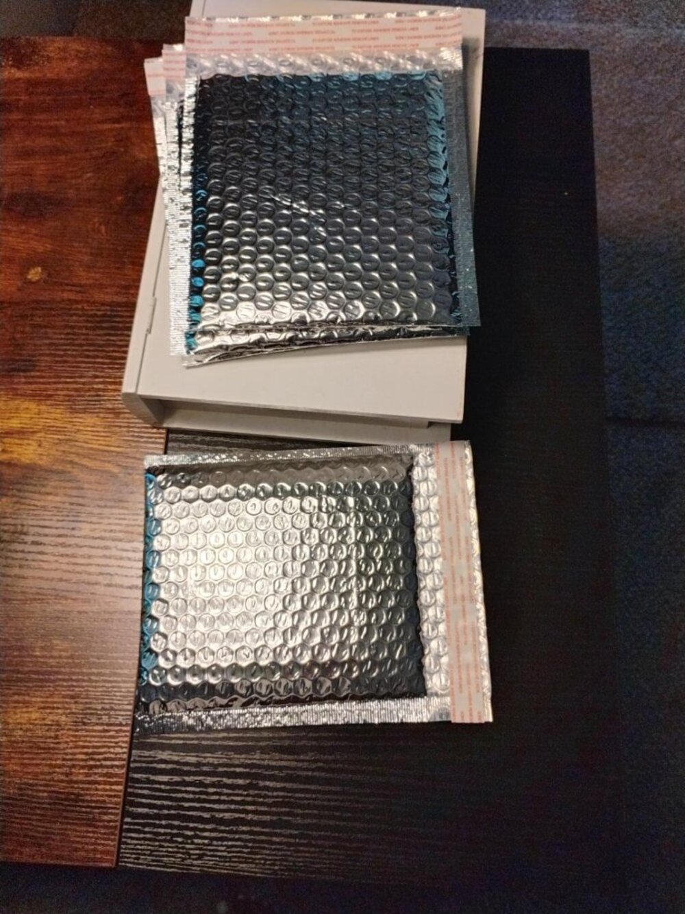NEW 100 Pacron 6x7 Silver Thermal Bubble Mailers Self Seal Made USA - Picture 3 of 5